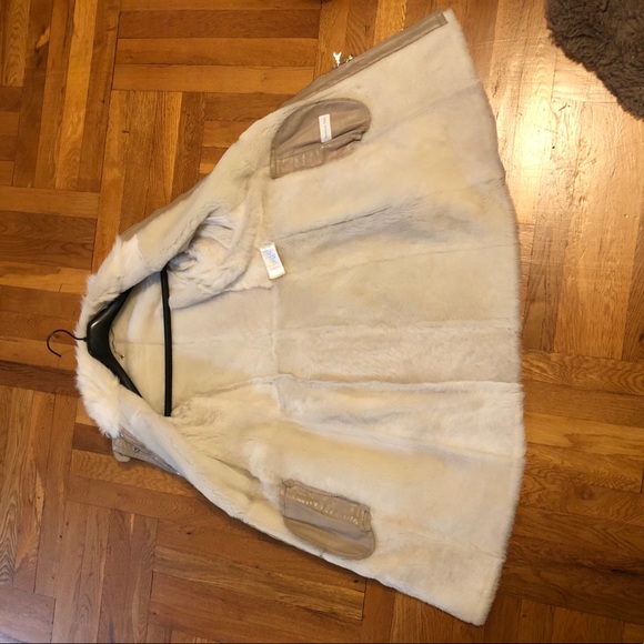 Partizia Pepe beige nude shearling coat size 40 - Picture 7 of 7
